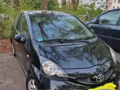 Second-hand Toyota Aygo 68 CP (50 kW) 2006 Negru Hatchback