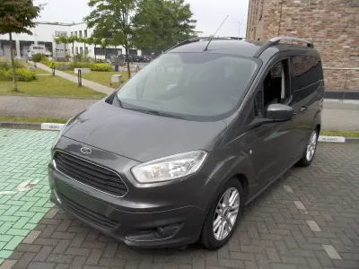 Gebraucht Ford Tourneo Courier Titanium 95 PS (69 kW) 2015 Grau Van / Kleinbus
