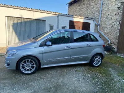 Gebraucht Mercedes B180 109 PS (80 kW) 2011 Grau Kleinwagen