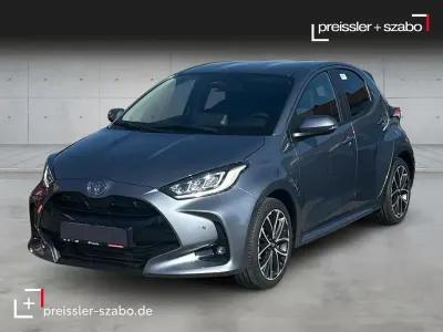 Gebraucht Toyota Yaris Hybrid 117 PS (86 kW) 2026 Grau Limousine