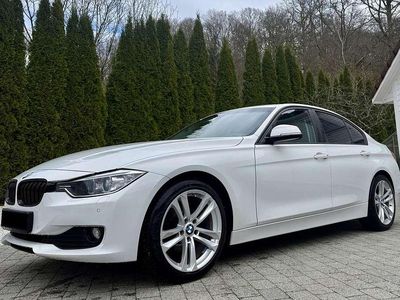 Usata BMW 318 143 CV (105 kW) 2013 Bianco Berlina
