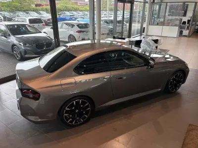 Gebraucht BMW 220 Performance 184 PS (135 kW) 2025 Grau Coupé