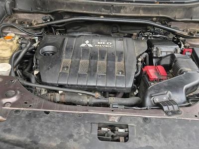 Gold Gebraucht 2011 Mitsubishi Outlander SUV | 3.650 €