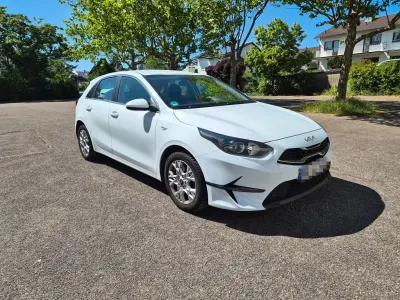 Gebraucht Kia Ceed Vision 160 PS (117 kW) 2021 Weiß Kleinwagen