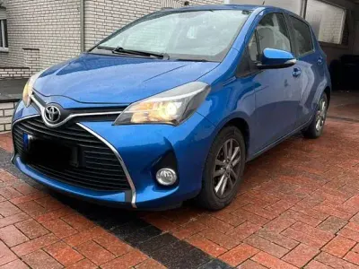 Gebraucht Toyota Yaris Edition-S 99 PS (72 kW) 2016 Blau Limousine