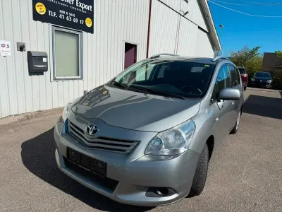 Gebraucht Toyota Verso Basis 132 PS (97 kW) 2011 Van / Kleinbus