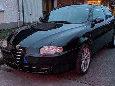 Schwarz Gebraucht 2004 Alfa Romeo 147 Distinctive Kleinwagen | 1.950 € (Teuer)