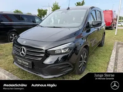 Gebraucht Mercedes T180 Progressive 131 PS (96 kW) 2024 Loparitschwarz Van / Kleinbus