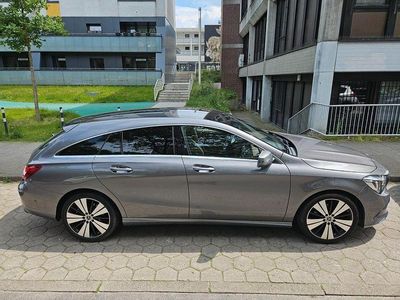 Gebraucht Mercedes CLA220 Shooting Brake 170 PS (125 kW) 2018 Grau Kombi