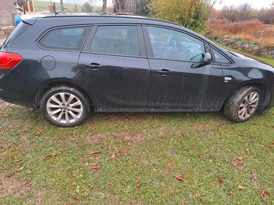 Gebraucht Opel Astra 140 PS (102 kW) 2012 Schwarz Kombi