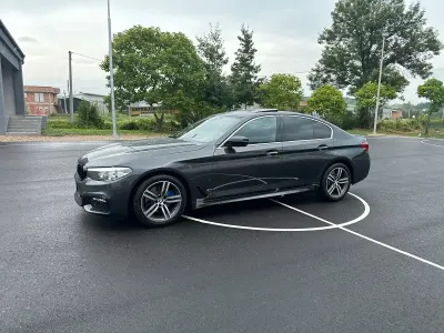 Używany BMW 520 M Sport 190 KM (139 kW) 2017 Szary Sedan/Limuzyna
