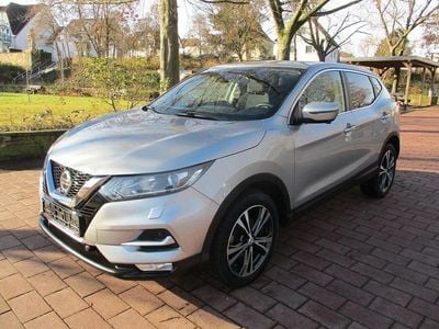 Grau Gebraucht 2019 Nissan Qashqai N-Connecta SUV | 15.500 € (Fairer Preis)