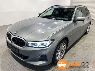 Gebraucht BMW 330e Sport Line 292 PS (214 kW) 2022 Grau Kombi