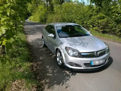 Gebraucht Opel Astra GTC 90 PS (66 kW) 2007 Silber Coupé