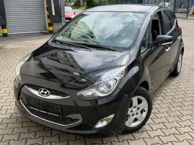 Gebraucht Hyundai ix20 Style 90 PS (66 kW) 2011 Schwarz Kleinwagen