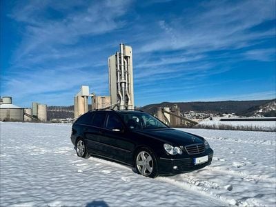 Schwarz Gebraucht 2006 Mercedes C220 Avantgarde Kombi | 3.000 € (Etwas zu teuer)