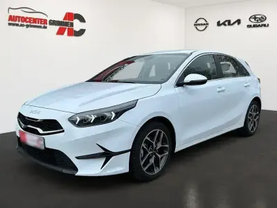 Gebraucht Kia Ceed Spirit 140 PS (102 kW) 2025 Weiß Kleinwagen