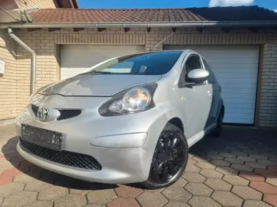 Gebraucht Toyota Aygo 68 PS (50 kW) 2008 Silber Kleinwagen
