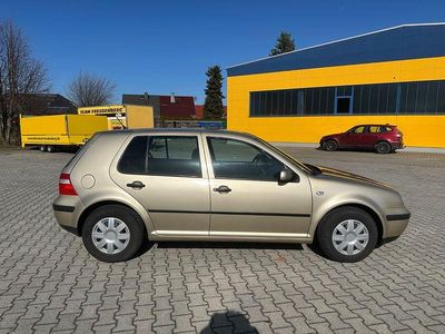 Gebraucht VW Golf IV Basis 75 PS (55 kW) 2003 Gold Limousine