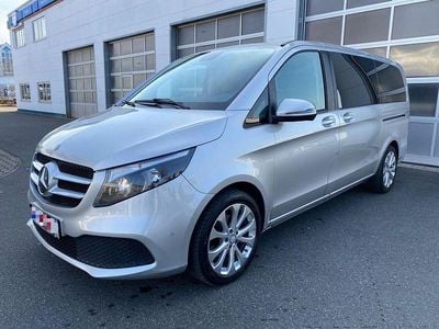 Gebraucht Mercedes V220 163 PS (119 kW) 2019 Silber Van / Kleinbus