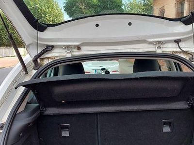 Weiß Gebraucht 2012 Citroën C3 PureTech Kleinwagen | 5.000 €