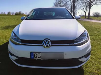 Gebraucht VW Golf VII Trendline 86 PS (63 kW) 2017 Weiß Limousine