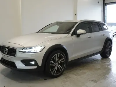 Gebraucht Volvo V60 CC 190 PS (139 kW) 2019 Silber Kombi