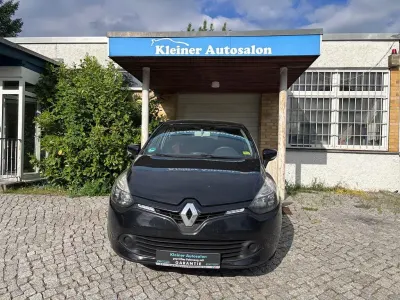 Używany Renault Clio IV Expression 73 KM (53 kW) 2014 Czarny Sedan/Limuzyna