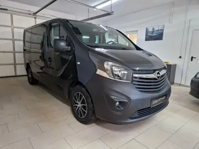 Usata Opel Vivaro 125 CV (91 kW) 2017 Nero Monovolume