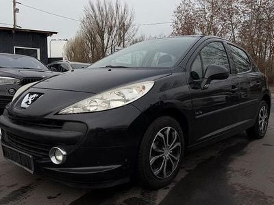 Schwarz Gebraucht 2009 Peugeot 207 Premium Limousine | 2.399 € (Etwas zu teuer)