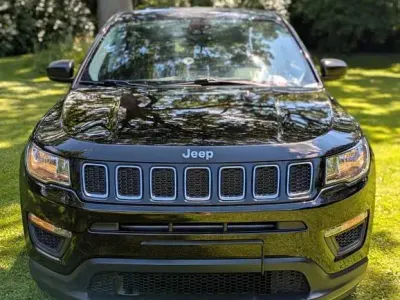 Gebraucht Jeep Compass Sport 120 PS (88 kW) 2018 Schwarz SUV