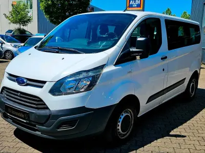 Gebraucht Ford Tourneo 105 PS (77 kW) 2017 Weiß Van / Kleinbus