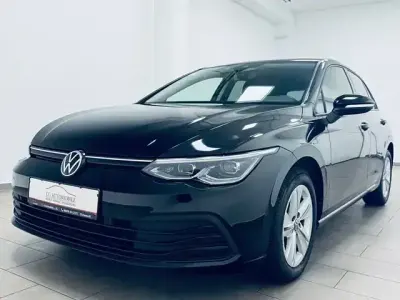 Gebraucht VW Golf VIII Life 131 PS (96 kW) 2023 Schwarz Limousine