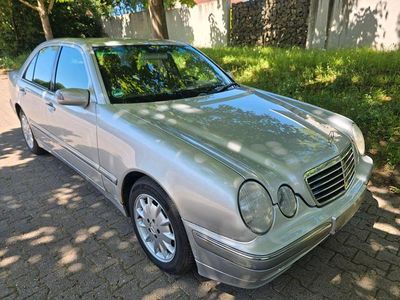 Mercedes E220