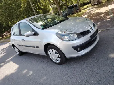 Gebraucht Renault Clio III Expression 75 PS (55 kW) 2007 Silber Limousine