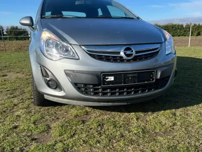 Gebraucht Opel Corsa 85 PS (62 kW) 2014 Silber Kleinwagen