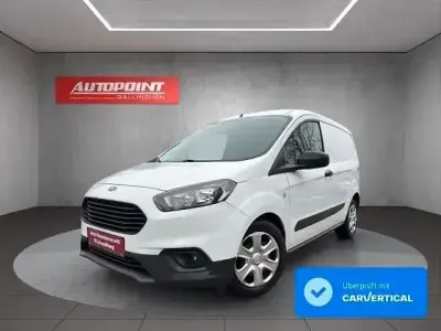Używany Ford Tourneo Courier Trend 120 KM (88 kW) 2022 Biały Minivan