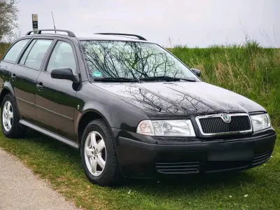 Gebraucht Skoda Octavia Tour 102 PS (75 kW) 2009 Schwarz Kombi