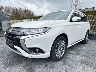 Second-hand Mitsubishi Outlander P-HEV Basis 209 CP (153 kW) 2021 Alb SUV