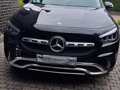 Gebraucht Mercedes GLA180 Advanced 136 PS (100 kW) 2023 Schwarz SUV