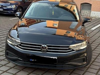 Gebraucht VW Passat 122 PS (89 kW) 2020 Schwarz Kombi