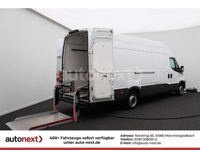 Weiß Gebraucht 2019 Iveco Daily Limousine | 30.333 € (Teuer)