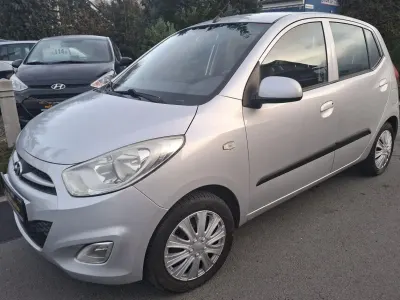 Gebraucht Hyundai i10 Edition 69 PS (50 kW) 2011 Silber Kleinwagen