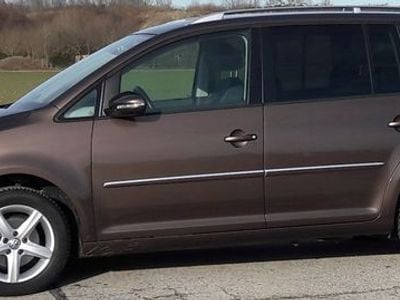 Gebraucht VW Touran Highline 105 PS (77 kW) 2013 Braun metallic Van / Kleinbus