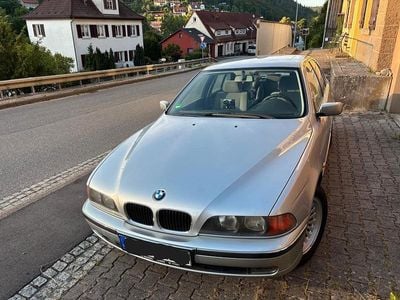 BMW 523