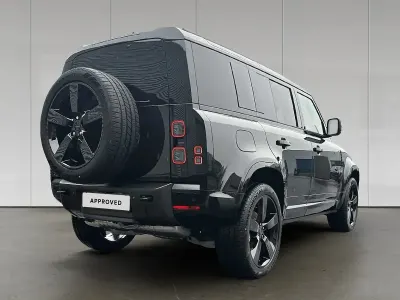 Gebraucht Land Rover Defender 252 PS (185 kW) 2026 Santorini black SUV