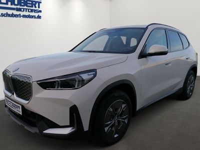 Weiß Gebraucht 2025 BMW iX1 Performance SUV | 44.890 € (Fairer Preis)