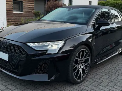 Gebraucht Audi RS3 Sport 400 PS (294 kW) 2024 Blau Limousine