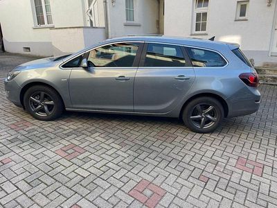 Gebraucht Opel Astra 165 PS (121 kW) 2011 Silber Kombi