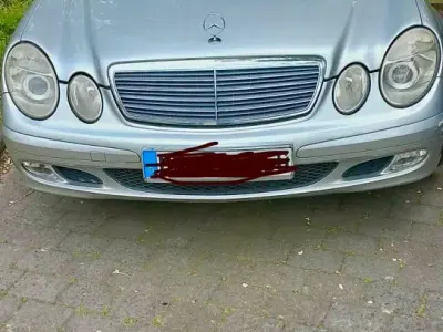 Gebraucht Mercedes E220 150 PS (110 kW) 2004 Silber Limousine